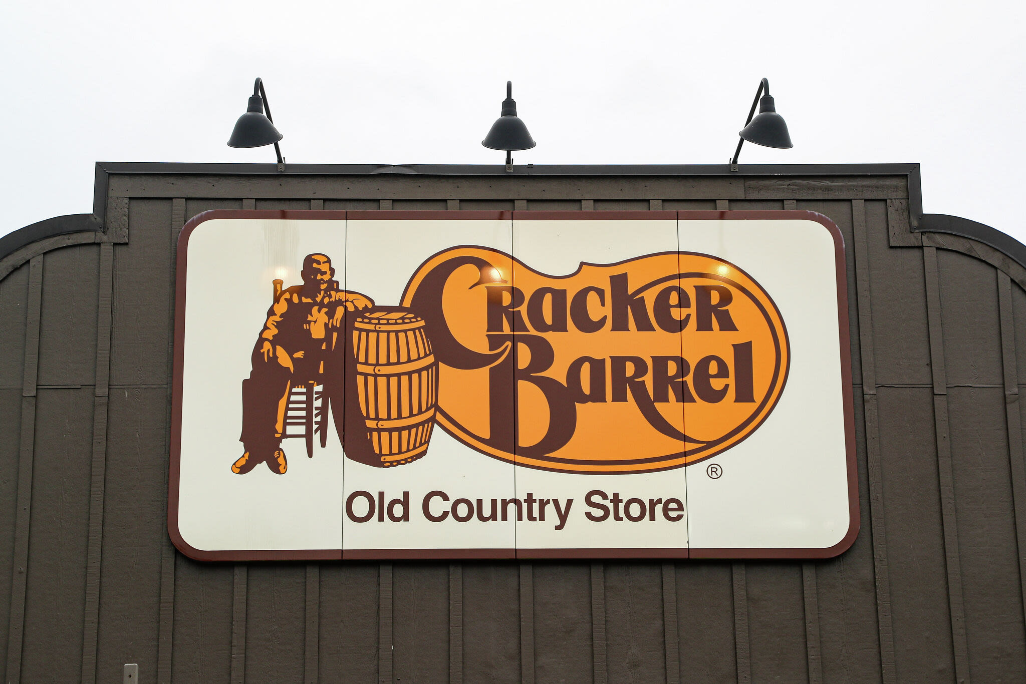 Cracker Barrel abruptly closes two California restaurants