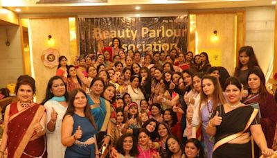 Bhopal Beauty Parlour Association Celebrates National Beautician’s Day With Retro Ramp Walk & Dance Performances