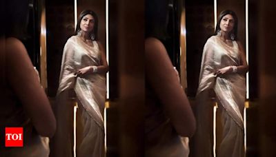 Shilpa Shetty's glamorous golden saree look leaves fans in awe | Hindi Movie News - Times of India