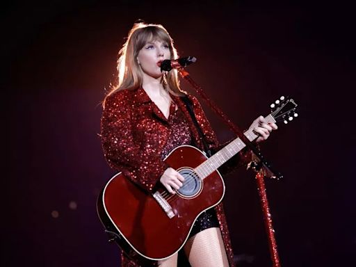 Is Taylor Swift going to play Glastonbury?