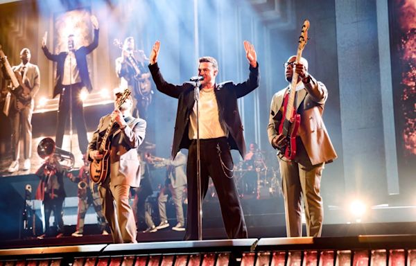 Justin Timberlake's ageless falsetto hits all the right notes in hit-filled Phoenix concert