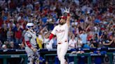 Bryce Harper shares his bat as Phillies spread the love, flaunt their might in signature style