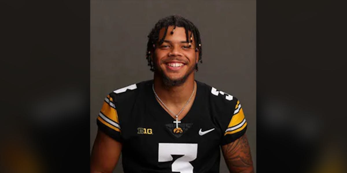 Iowa Hawkeyes football player charged with OWI, having fake ID