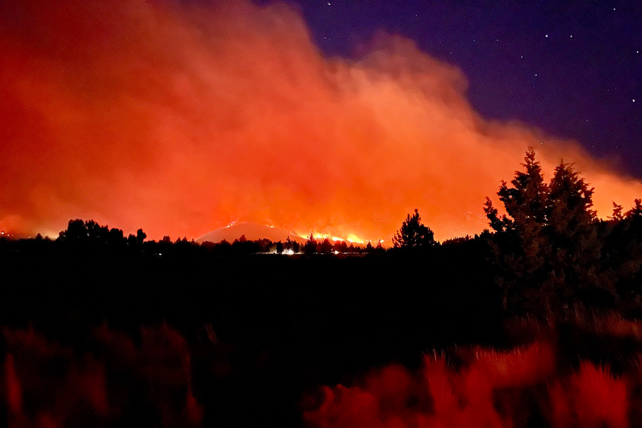 Fire raging in California's Tahoe National Forest threatens community