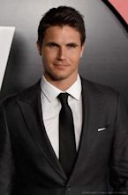 Robbie Amell