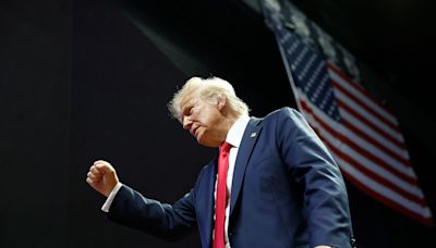 "MAGA dictatorship or American democracy": Experts warn of "chaos" and "corruption" if Trump wins