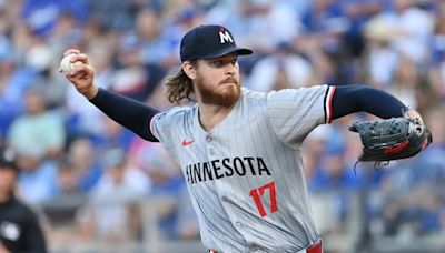 Twins bullpen, fielding throws away lead against Royals in 4-2 loss