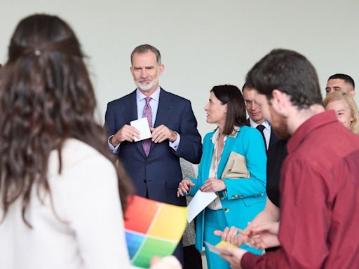 El Rey Felipe VI asiste en Santander a las actividades del Tour del Talento