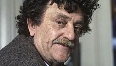 Fact Check: Kurt Vonnegut Once Told a Story About Buying 1 Envelope at a Time. Here's Why