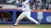 Mets' pitchers, hitters dominate Royals