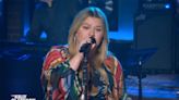 Kelly Clarkson Shows Off Her R&B Side With Jazmine Sullivan Kellyoke Cover: Watch