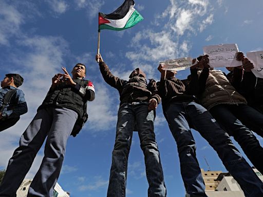 Estudiantes de la Universidad de Nueva York se unen a las protestas de apoyo a Gaza