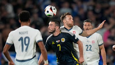 Con gol de Shaqiri, Suiza asegura el empate 1-1 con Escocia en la Euro