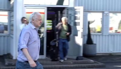 Wikileaks-Gründer Assange auf dem Weg in die Freiheit - Flugzeug in Bangkok abgehoben