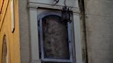 Una escultura de Donatello es trasladada de una fachada en plena calle a un museo de Florencia