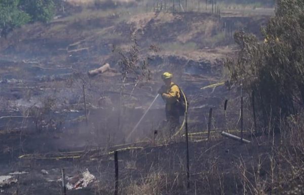 Corral Fire near Tracy destroys at least 1 home, 400 firefighters working the fire today | Sunday Updates and Maps