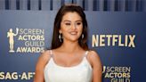 Selena Gomez Shows Off Sweet Handwritten Note From Boyfriend Benny Blanco | iHeart