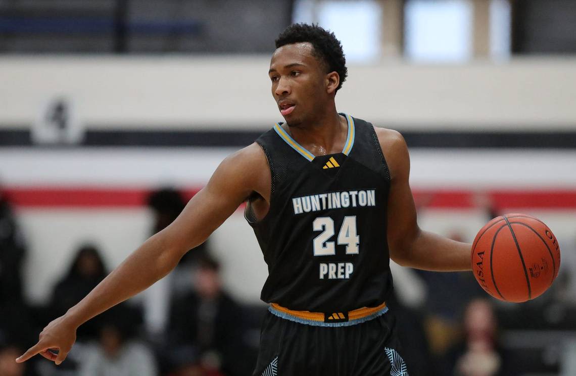 Kansas, K-State hoops target Darryn Peterson switches high schools for senior year