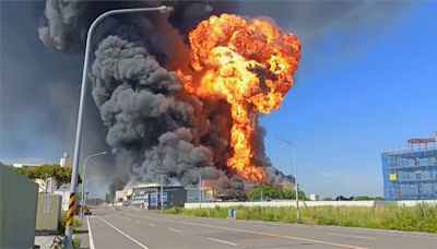 台南塑膠樹脂工廠爆炸 濃煙"蕈狀雲"衝出天際