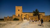 La nueva vida del castillo de Pedraza: José Mota, Santiago Segura y Luis Álvarez planean convertirlo en un foco cultural