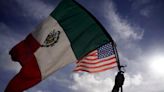 Migrantes mexicanos en EE.UU. votan para las elecciones pese al "olvido" de los candidatos - El Diario NY