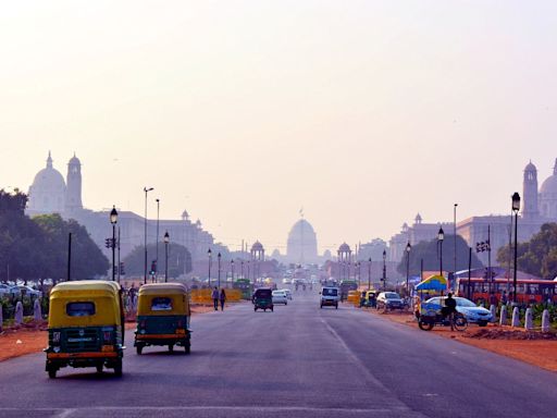 Delhi weather likely to improve from today, IMD predicts cloudy sky, light rain