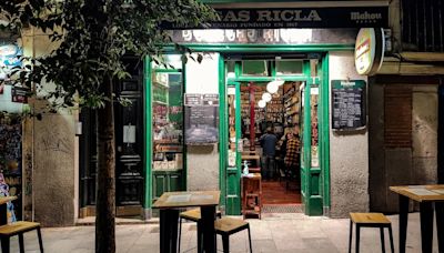Una de las tabernas más antiguas de Madrid: abierta desde 1867 y especializada en bacalao en aceite, callos y vermut casero