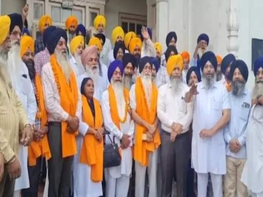 Sikh Pilgrims from India depart for Pakistan for Maharaja Ranjit Singh's death anniversary