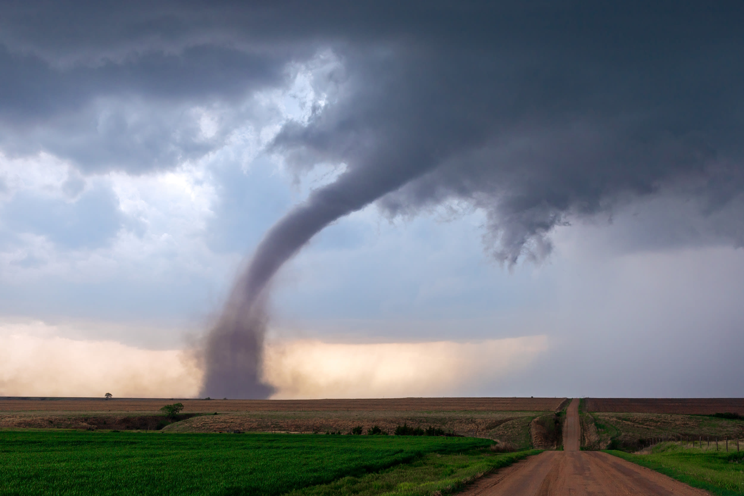 "Worst tornado outbreak" of year so far broke warning records