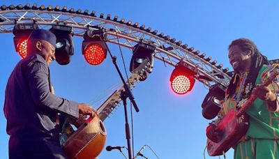 Clôture du festival Gnaoua au Maroc: quand les cordes du guembri et de la kora s’entremêlent