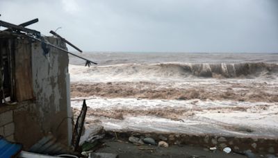 Watch: Hurricane Beryl rocks Jamaica with powerful winds, dangerous surf