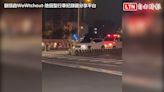 台中女開車擋救護車50秒！辯「新車隔音太好」網氣炸（翻攝自WoWtchout-地圖型行車紀 - 自由電子報影音頻道