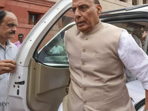 AFHQ Civil Services can serve as imp link in connecting armed forces, civilian govt: Rajnath Singh