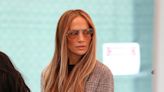 Jennifer Lopez adopte la coiffure phare de la saison estivale