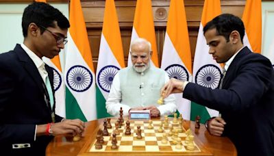 WATCH: PM Modi witnesses Bullet Chess clash between R Praggnanandhaa and Arjun Erigaisi