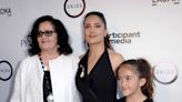 Salma Hayek fue arrastrada al escándalo de Balenciaga y su madre salió a defenderla