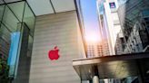 Wall Street Braces For Brutal Apple Earnings, But Top Analyst Gives 6 Reasons To Stay Bullish...