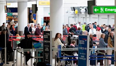 Glasgow Airport workers vote for strike action in pay row