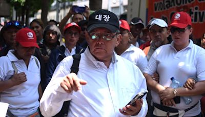 Joviel Acevedo en las calles: Alejandro Giammattei incentivó al sindicalista