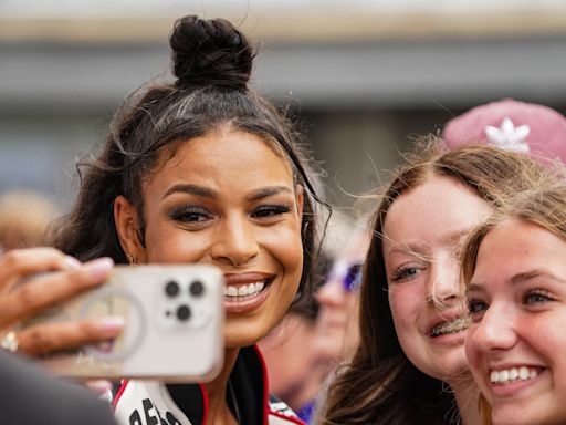 How did Jordin Sparks do singing the national anthem at Indy 500? One fan gave her 100/10