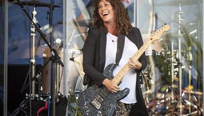 Iconic singers Alanis Morissette and Joan Jett rock Budweiser Stage with nostalgia-filled sets