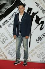 Joo Jin-mo (actor, born 1974)