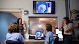 “Maravillosa sorpresa de la ciencia”: la asombrosa vida de una mujer con un agujero en el cerebro