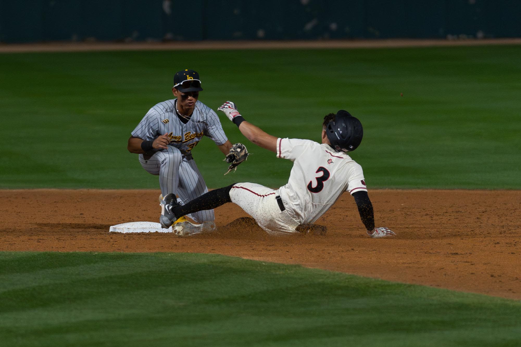 Aztecs drop ninth straight in walk-off fashion to the New Mexico Lobos 9-7