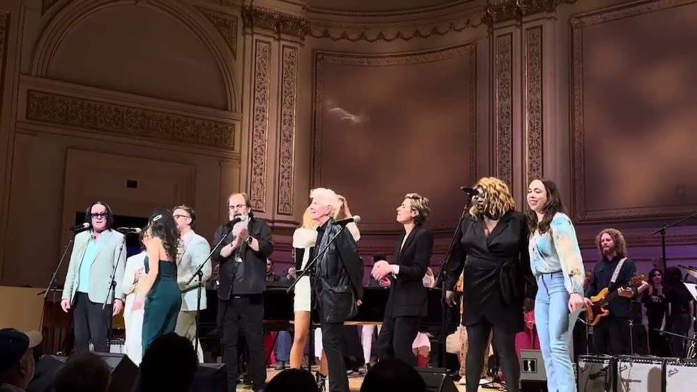 Graham Nash Performs At Last Night's Carnegie Hall Tribute To Crosby, Stills & Nash: Watch