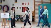La reina Letizia inaugura el curso escolar en un colegio innovador en la localidad coruñesa de Sigüeiro-Oroso