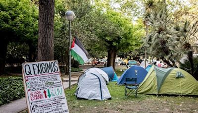 La acampada en Valencia anticipa una 'primavera caliente' en los campus españoles