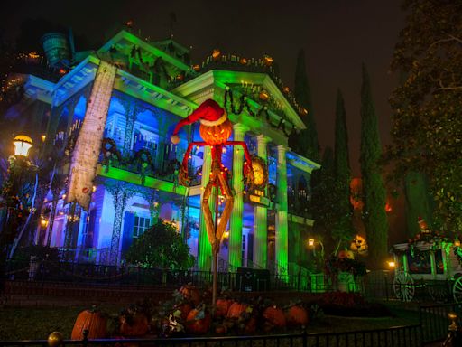 After 6 months of closure, Disneyland's Haunted Mansion Holiday returns with new designs