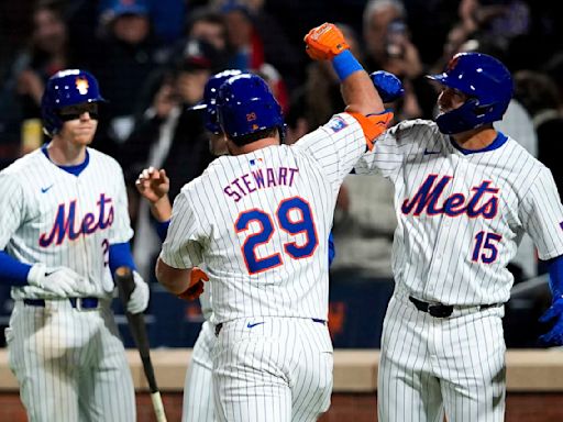 DJ Stewart hits a 3-run homer to lead the Mets past the Cubs 4-2