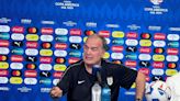 Bielsa explotó en la conferencia de prensa tras el escándalo de los jugadores de Uruguay que se pelearon con los hinchas de Colombia